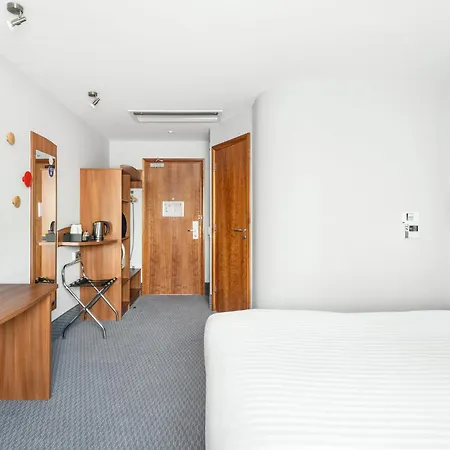 Holiday Inn Express Braintree By Ihg-3
