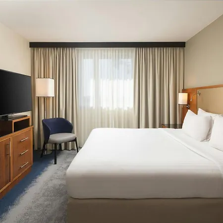 Courtyard By Marriott Toulouse Airport-3
