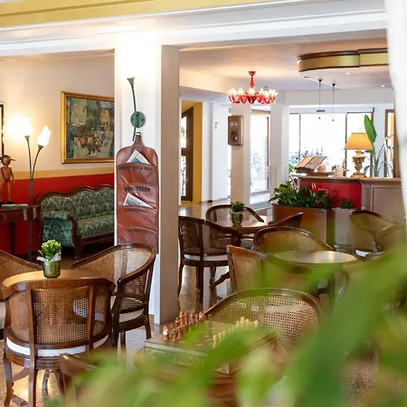 Villa Madrina Lovely And Dynamic Hotel-3