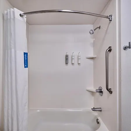 Hampton Inn & Suites Hermosa Beach-2