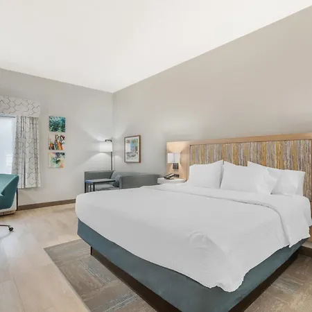 Hampton Inn Fort Myers-Airport & I-75-2