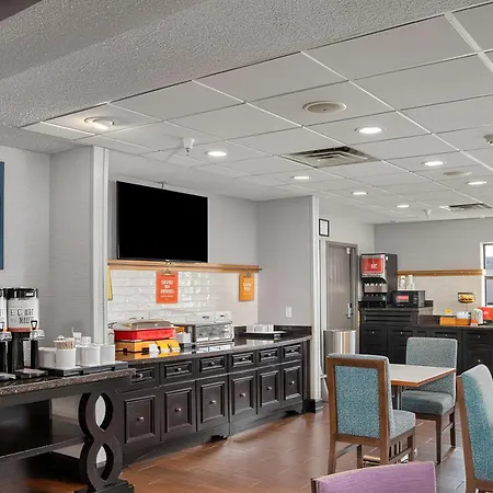 Hampton Inn Elkhart-2