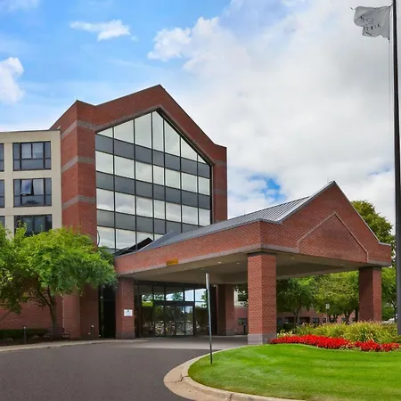Hotel Auburn Hills-3