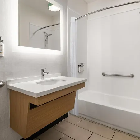 Garner Hotel Brookings By Ihg-3