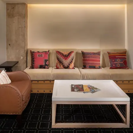 Hotel Valencia Riverwalk-2