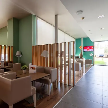 Travelodge Malaga Airport-3