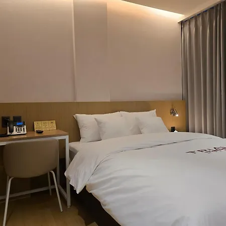 Tria Business & Boutique Hotel-3