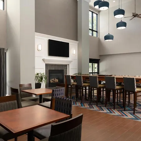 Hampton Inn & Suites Concord-Charlotte-3