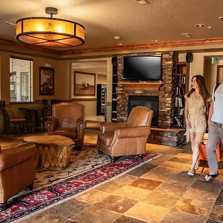 Yellowstone Park Hotel-2