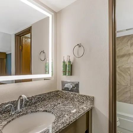 Best Western Innsuites Tucson Foothills Hotel & Suites-2