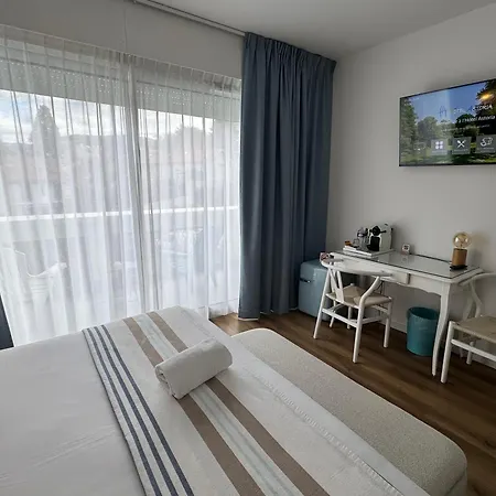 Hotel ASTORIA- Saint Etienne-Centre des Congrès--2