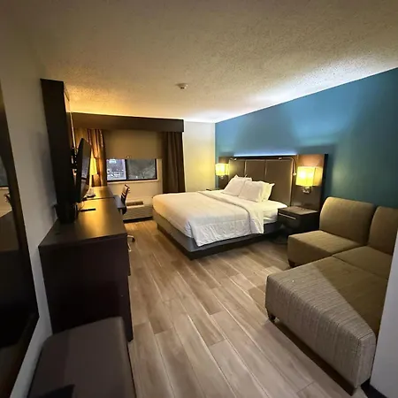 Quality Inn & Suites Detroit Metro Airport-2