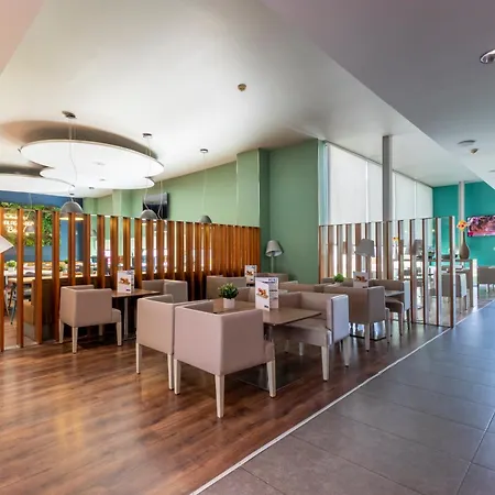 Travelodge Malaga Airport-2