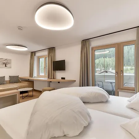 Quality Hosts Arlberg - Hotel Goldenes Kreuz B&B - Sommerkarte Premium Inklusive-3