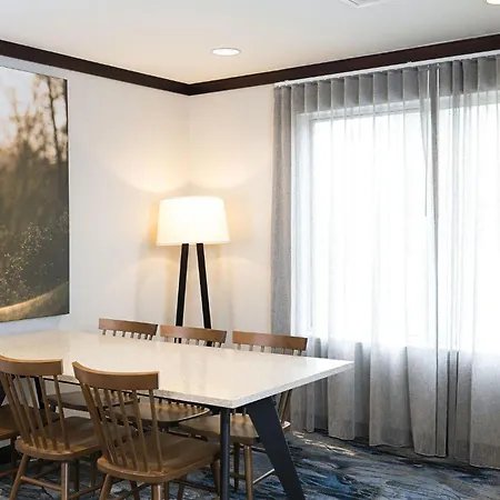 Fairfield Inn & Suites By Marriott Milwaukee Airport-3