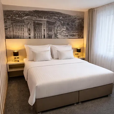 Hotel Villa Harmony - Panoramic View & Free Parking-3