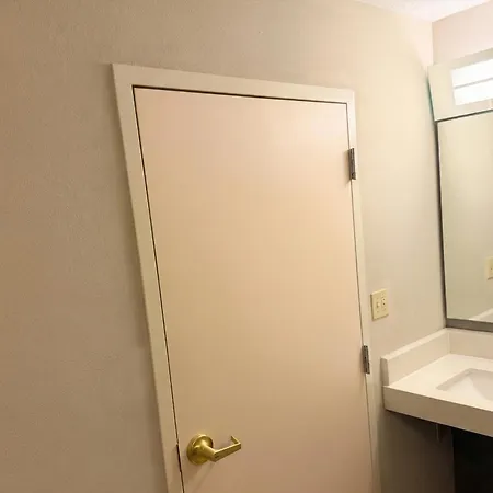 Country Inn & Suites By Radisson, Brown Deer - Milwaukee North-2