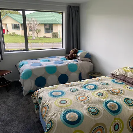Red Tussock Motel-2