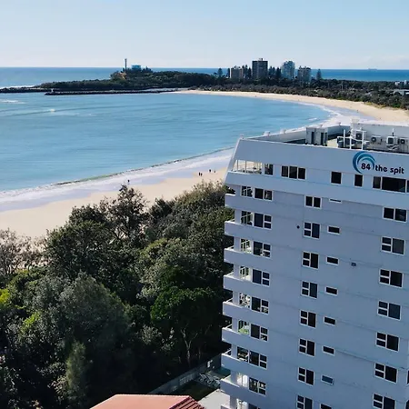 84 The Spit Holiday Apartments-3