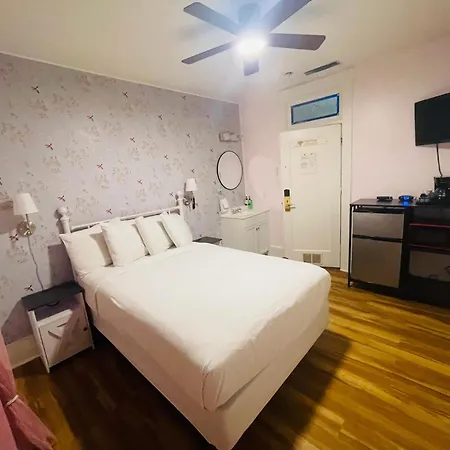 Americas Best Value Inn Royal Carriage-3