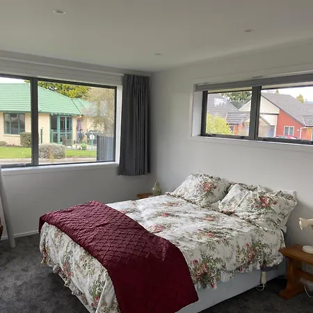 Red Tussock Motel-3