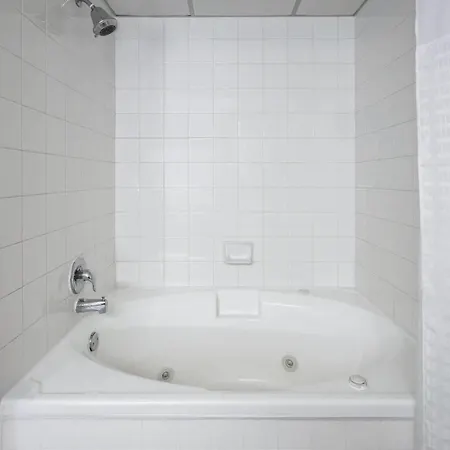 Baymont By Wyndham Westampton-3