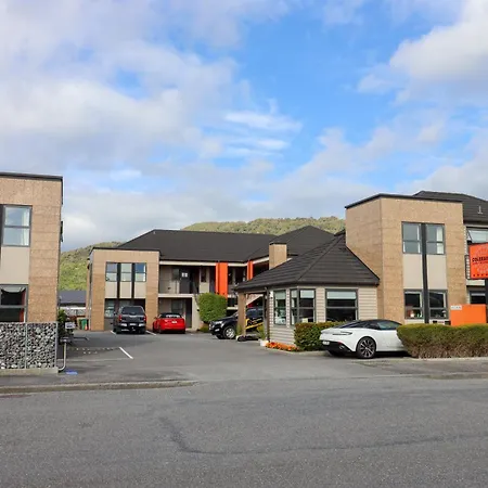 Coleraine Suites & Apartments-3