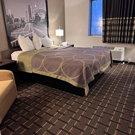 Super 8 By Wyndham Valparaiso-2
