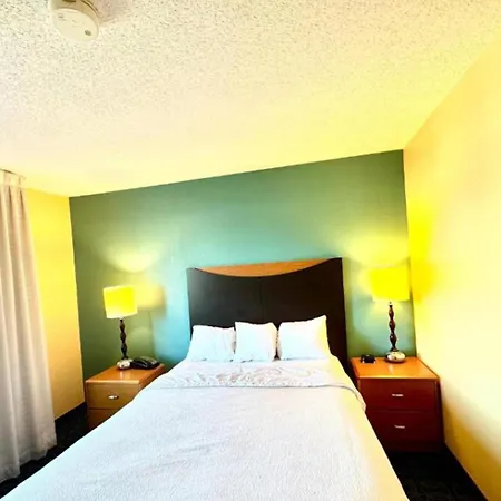 Country Inn & Suites By Radisson, Bismarck-Mandan-2