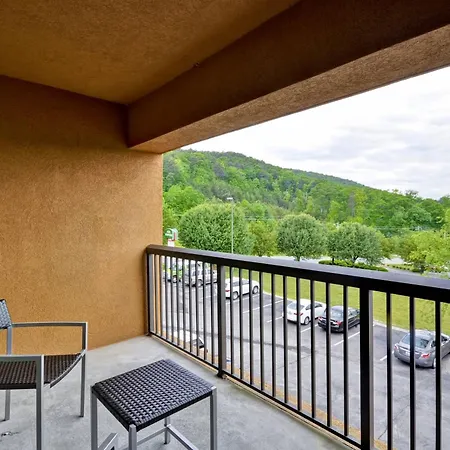 Courtyard By Marriott Dalton-2
