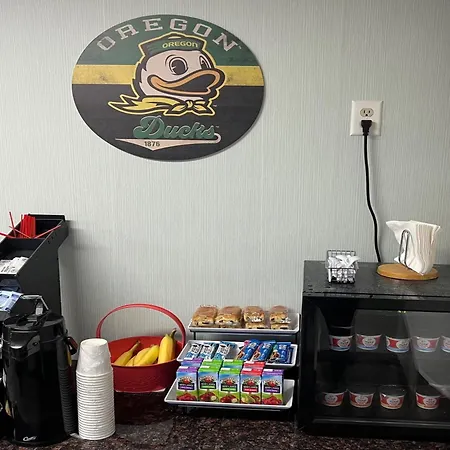 Americas Best Value Inn Eugene-2