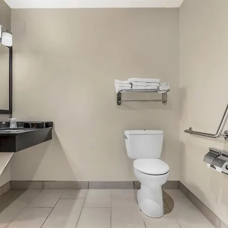 Best Western Plus Country Meadows Inn-2