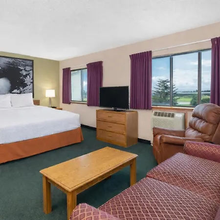 Super 8 By Wyndham Antigo-2