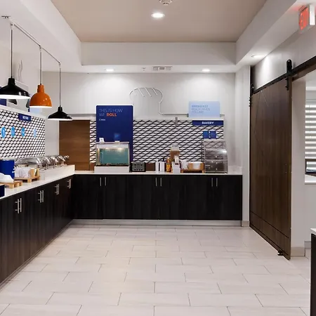 Holiday Inn Express Hotel And Suites Kingsville By Ihg-3