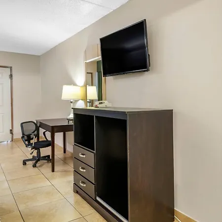 Rodeway Inn Clearwater-Dunedin-2