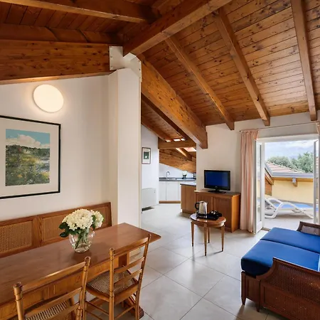 Residence L'Ulivo - Apartments In The City Center, With Fitness, Squash & Private Parking-3