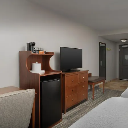 Hampton Inn & Suites Holly Springs-2