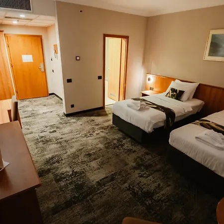 Hotel Karpos-3