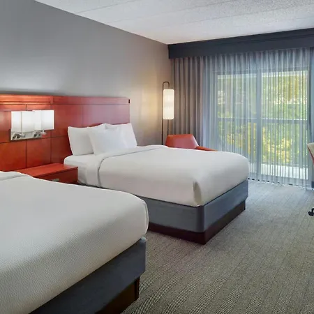 Courtyard By Marriott Frederick-3