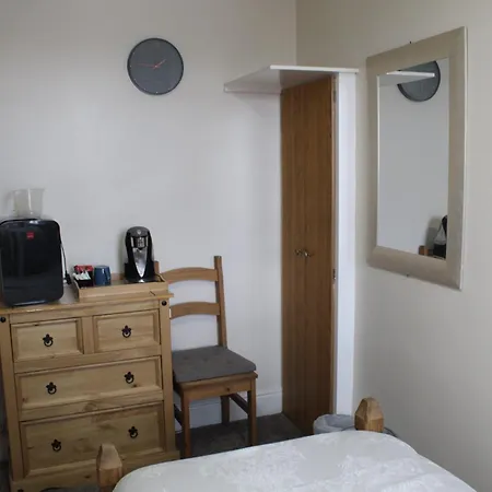 Oakwell Guest House-2