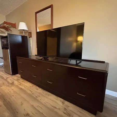 Super 8 By Wyndham Normal Bloomington-2