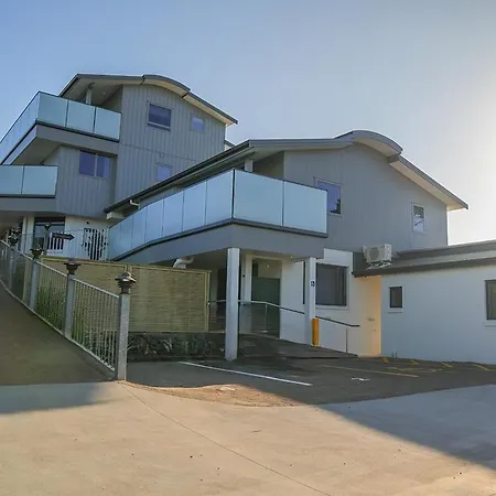 Boatshed Motel Apartments-3
