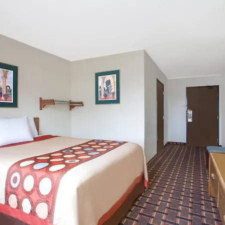Super 8 By Wyndham Douglas-2