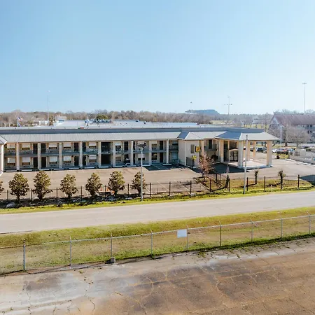 Super 8 By Wyndham Jackson Ms Near The Fairgrounds-3