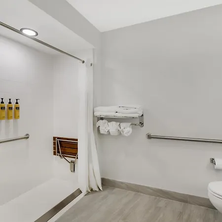 Best Western Plus First Coast Inn And Suites-2