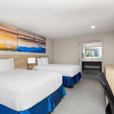 Days Inn By Wyndham Fort Myers Springs Resort-3