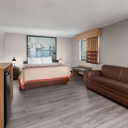 Super 8 By Wyndham Kent/Akron Area-2
