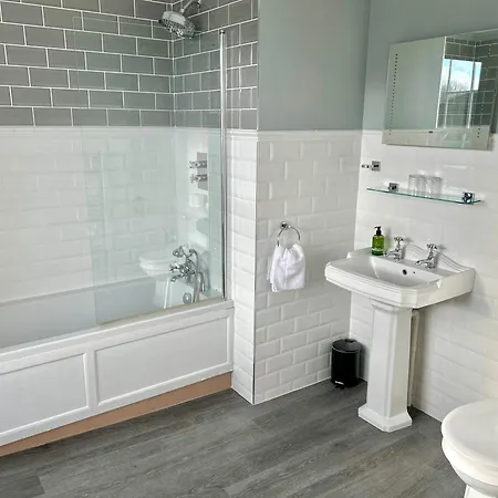 The Beacons Guest House-2