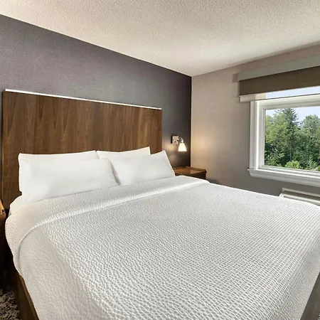 Four Points By Sheraton Barrie-3