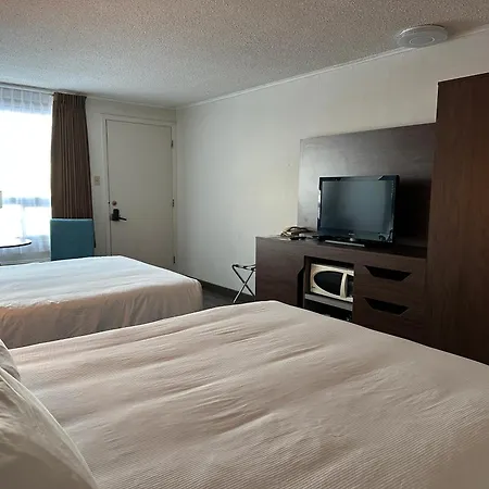 Travelodge By Wyndham Amherst-3